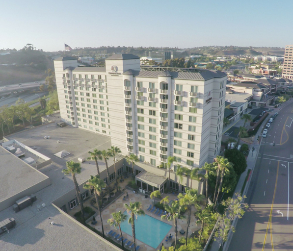 Exterior & Views 2, DoubleTree by Hilton Hotel San Diego - Mission Valley, San Diego