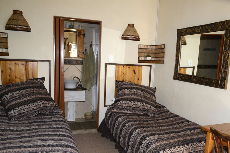 Bedroom 2, Marnicus Guesthouse, Lejweleputswa