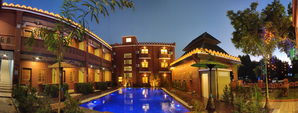 Exterior & Views