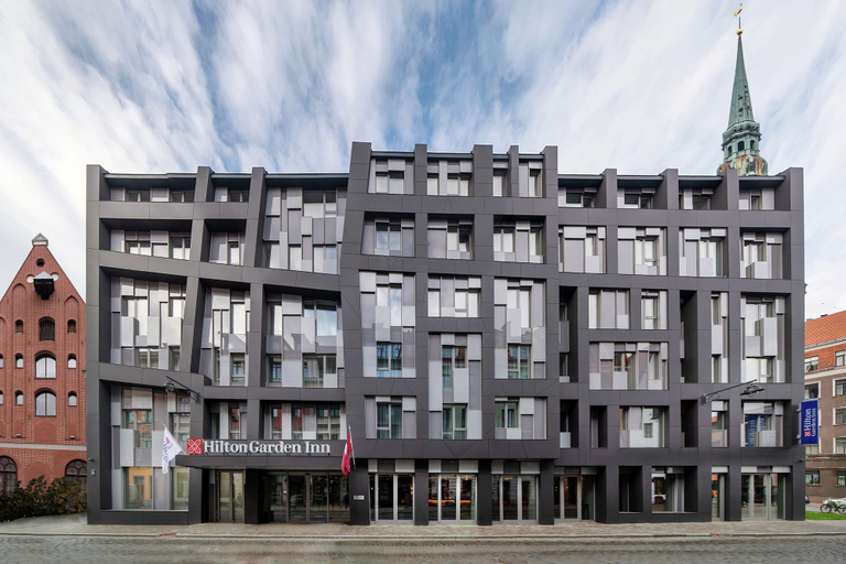 Exterior & Views