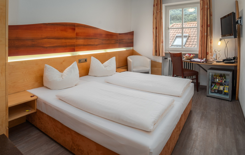 Bedroom 4, Hotel Passauer Wolf, Passau