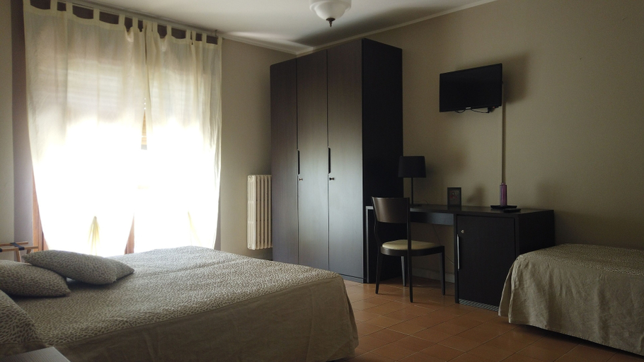 Bedroom 2, Hotel Cristina, Aosta