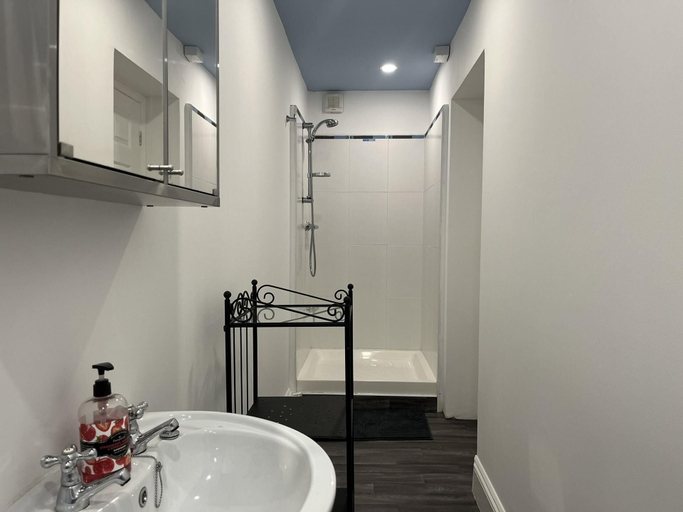 Bathroom 2, Blaydonburn - Sleeps 4,5 - Parking - Hottub - Yard, Gateshead
