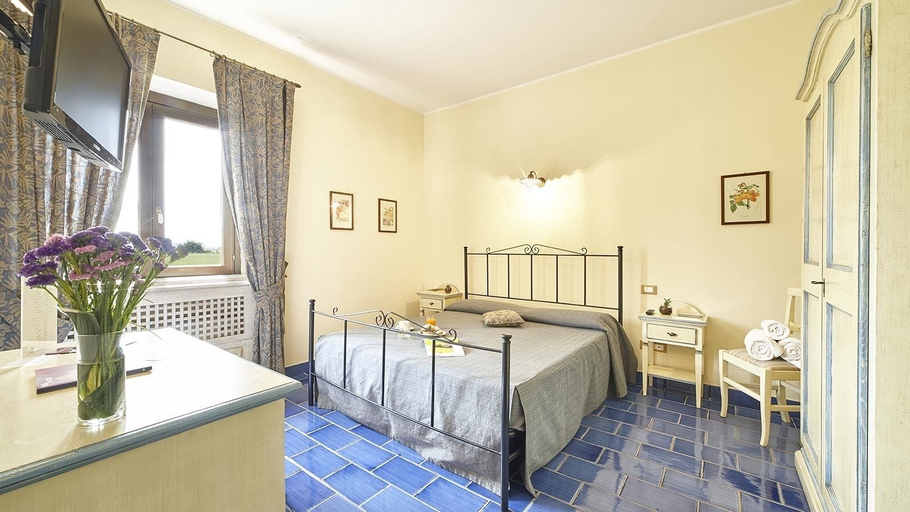 Bedroom 3, Agriturismo Porta Sirena, Salerno