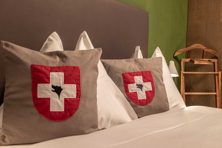 Bedroom 2, Hotel Bären Am Bundesplatz, Bern