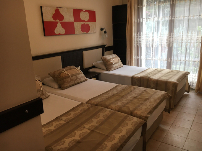 Bedroom 2, Telmessos Neva Hotel - Halal-Non Alcoholic  Hotel, Fethiye