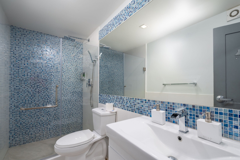Bathroom 4, South Gap Hotel
