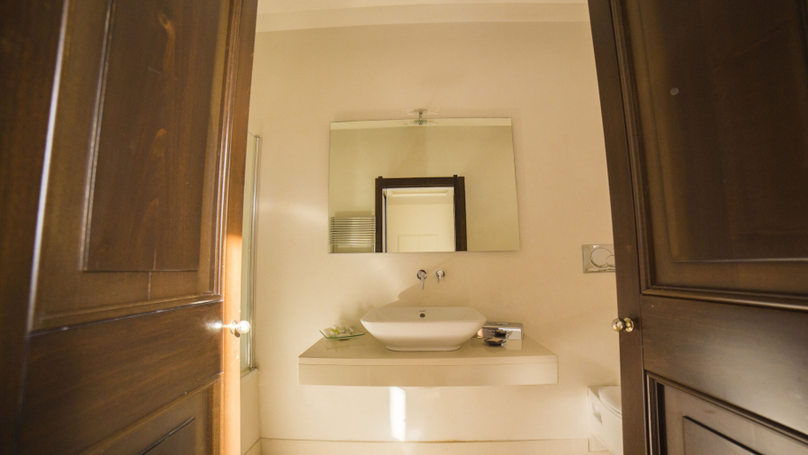 Bathroom 4, Palazzo Viceconte, Matera