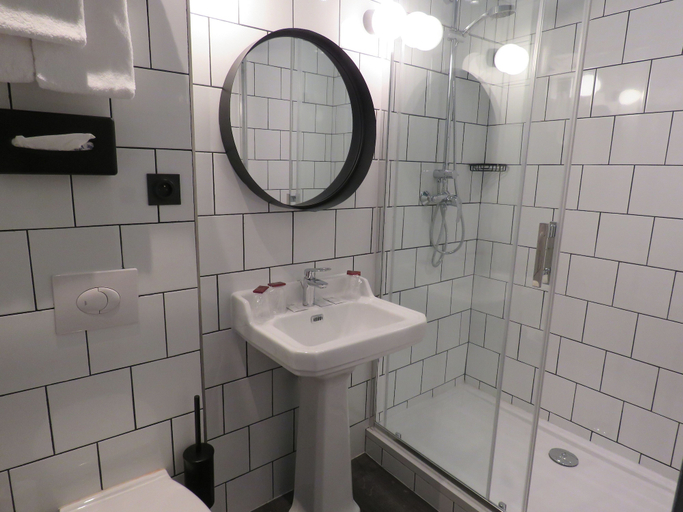 Bathroom 4, Hôtel Bristol Reims, Marne