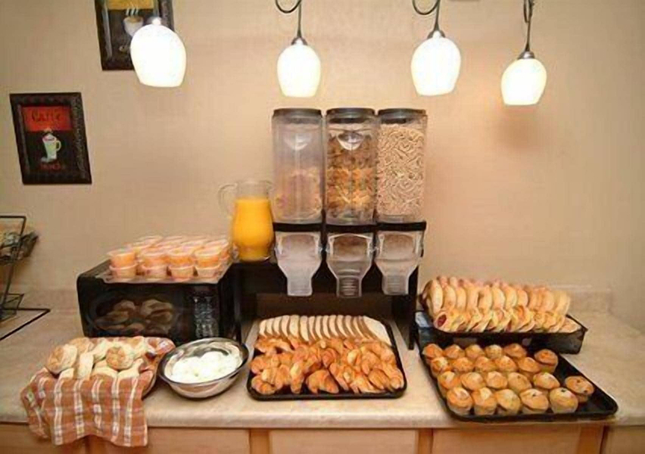 Food & Drinks 5, Travelodge by Wyndham North Charleston, Charleston