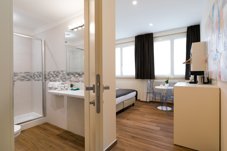 Bathroom 5, Demetra Guest House, Rome