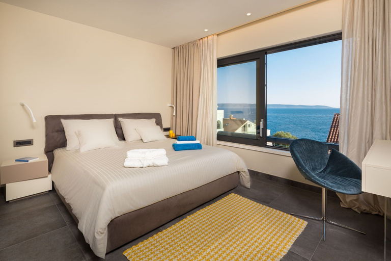 Bedroom 3, Beachfront Villa Azzurro With Pool, Okrug
