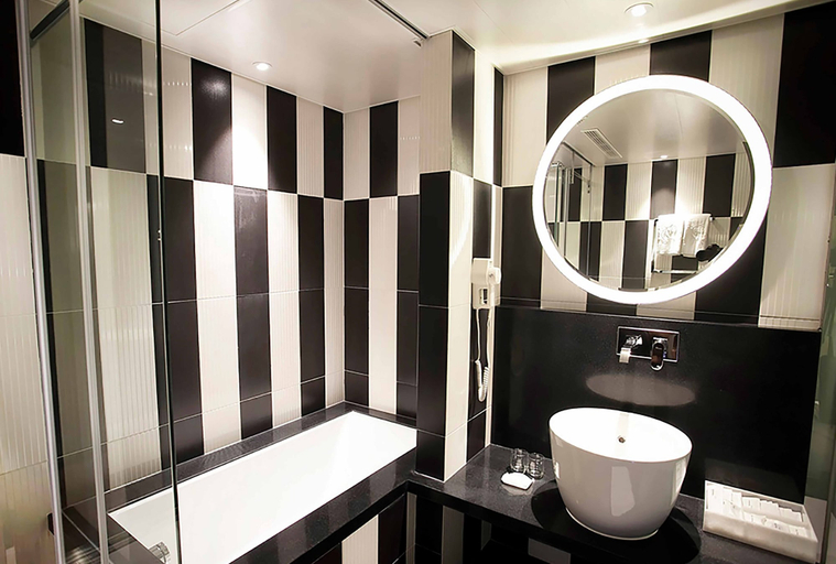 Bathroom 5, Royal Group Hotel Minghua Branch, Kaohsiung