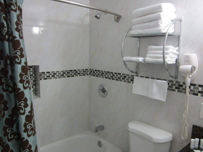 Bathroom 4, Little Boy Blue Motel, Orange
