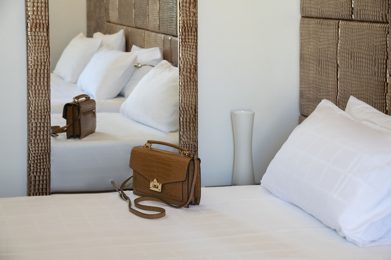 Bedroom 3, Golden Tulip Cannes hotel de Paris, Alpes-Maritimes