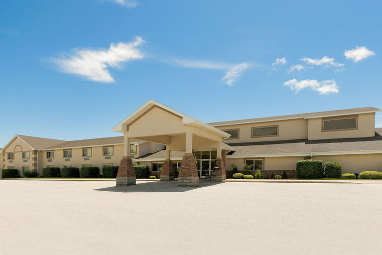 Exterior & Views 2, AmericInn by Wyndham Republic, Greene