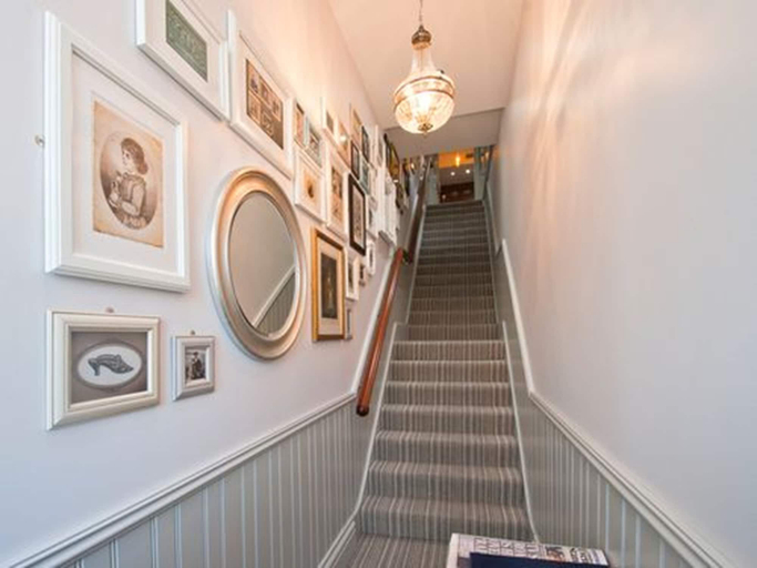 Others 5, W12 Rooms, London