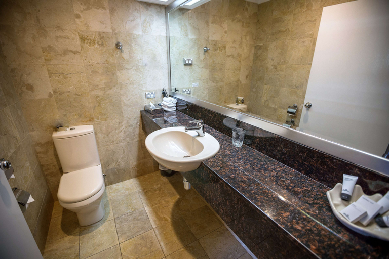 Bathroom 3, Best Western Plus Goulburn, Goulburn Mulwaree - Goulburn