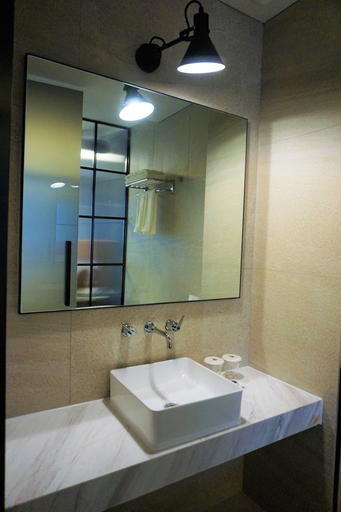 Bathroom 3, Yeoubi Hotel, Masan