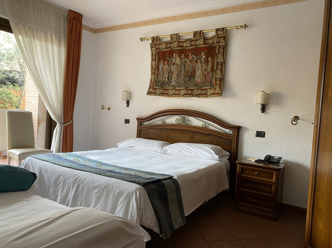 Bedroom 2, Euro House Inn Airport, Rome