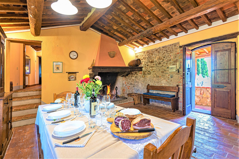 In-room dining 2, Chianti for Four, Arezzo