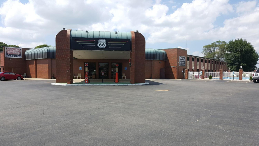 Exterior & Views 2, Route 66 Hotel, Springfield, Illinois, Sangamon