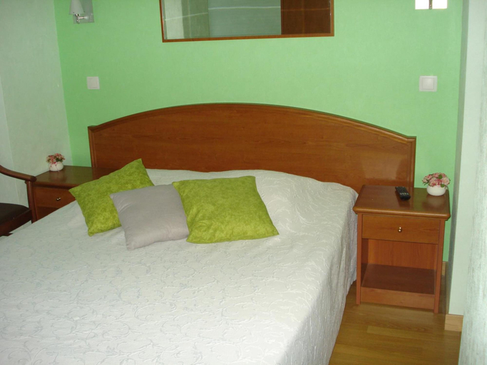Bedroom 2, Chambres D'hotes La Chaumiere, Yonne