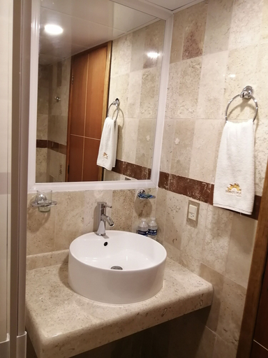 Bathroom 5, Misol-Ha Hotel Mérida, Mérida