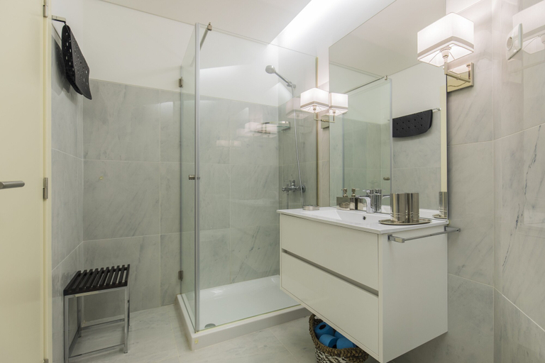 Bathroom 4, Cozy Seaview Apartment, Cascais
