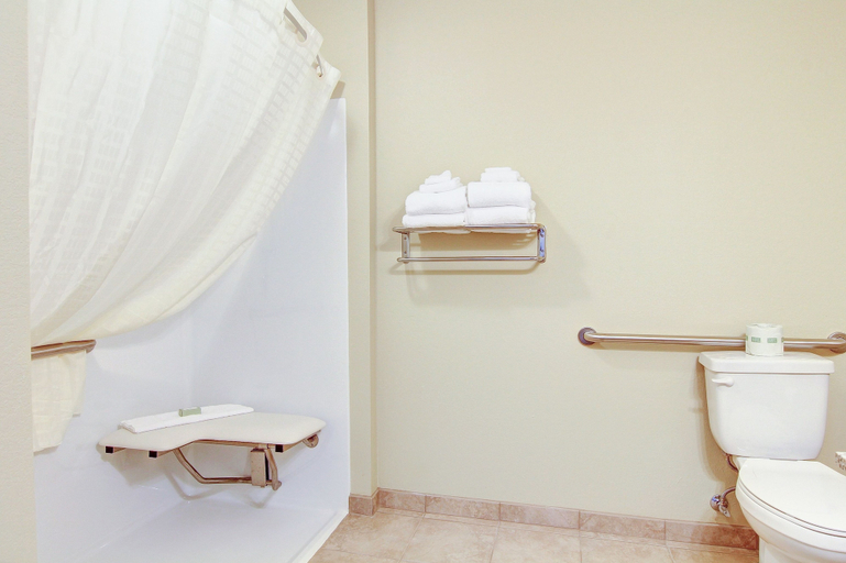 Bathroom 4, Travelodge by Wyndham Steele, Kidder