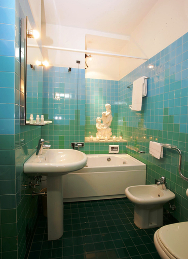 Bathroom 5, Grand Hotel Panoramic, Pistoia