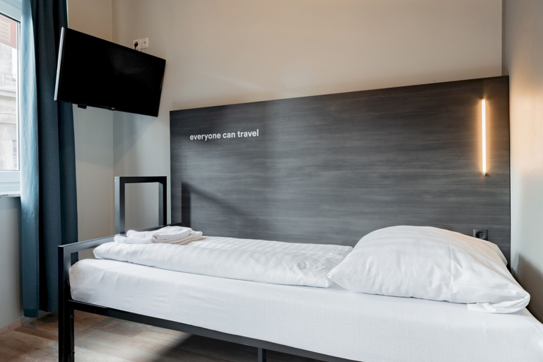 Bedroom 3, a&o Köln Dom, Köln