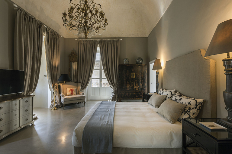 Bedroom 4, Seven Rooms Villadorata, Syracuse