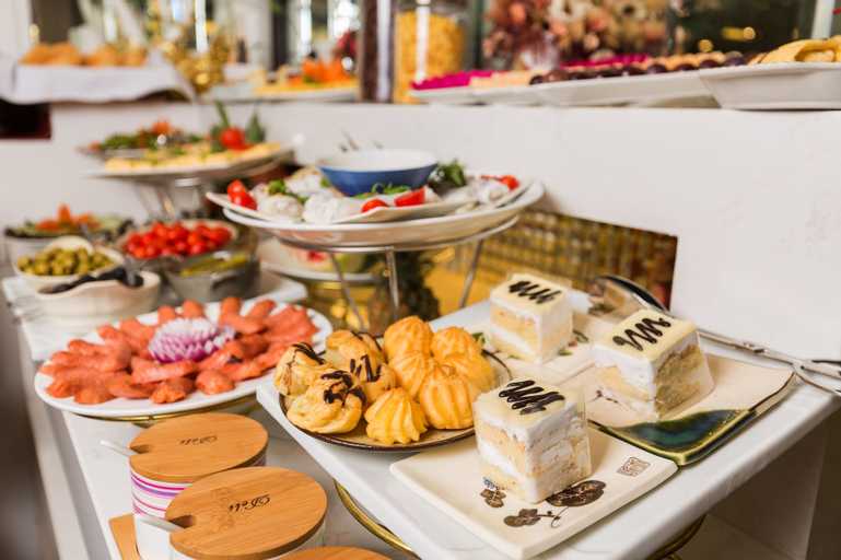 Food & Drinks 8