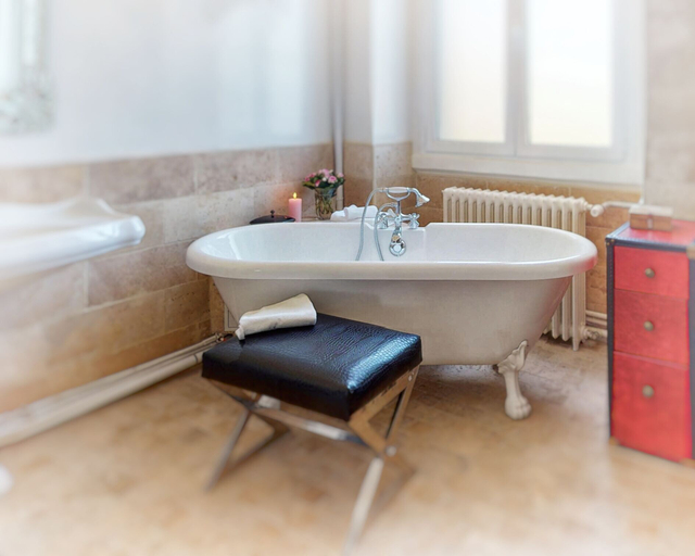 Bathroom, Chateau de Tressé, Maine-et-Loire