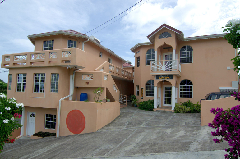 Exterior & Views 2, La Heliconia