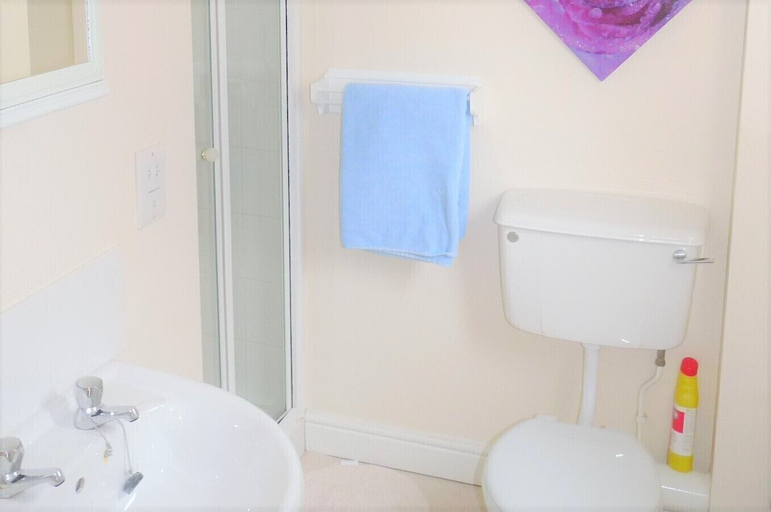 Bathroom 3, 2-bedroom House Near Town With Superfast Wi-fi, Kent