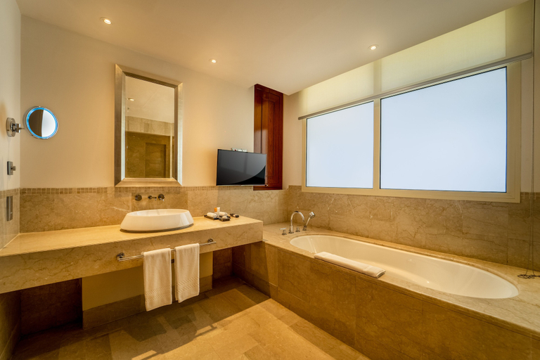 Bathroom 4, Grand Hyatt Doha Hotel and Villas, Doha