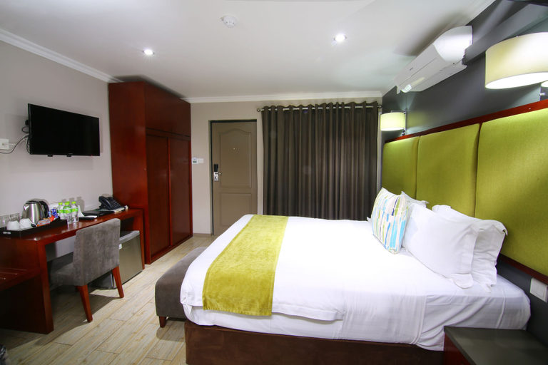 Bedroom 4, Travelodge Kasane, Chobe