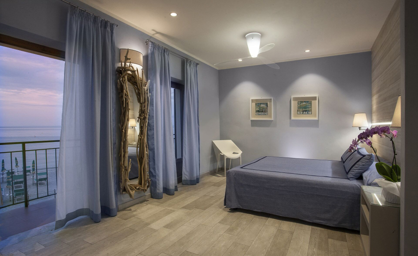 Bedroom 3, Boutique Hotel Ilio, Livorno