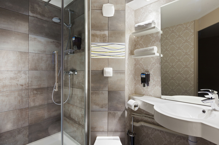 Bathroom 5, The Originals City Hotel Limoges Sud, Haute-Vienne
