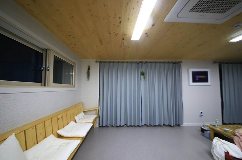 Bedroom 2, Pyramid Red Clay Pension, Yeosu
