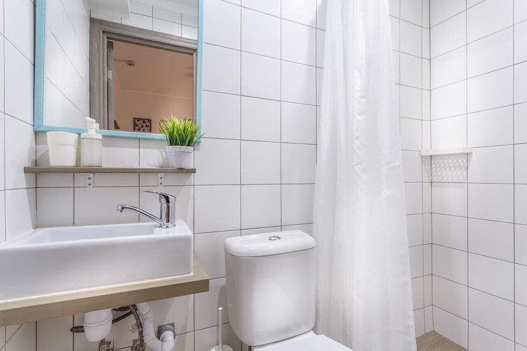 Bathroom 3, Mint on Tishinka, Northern