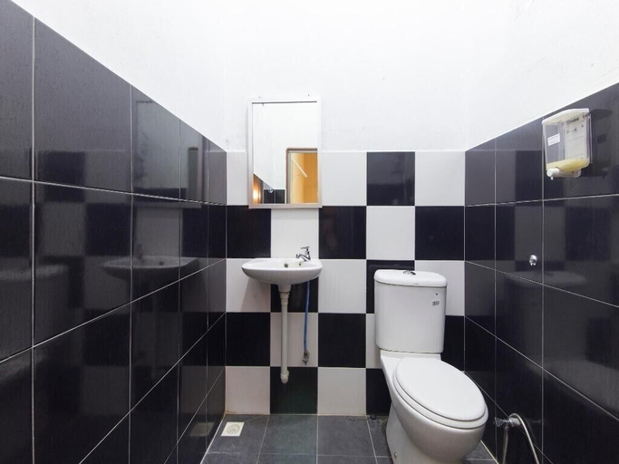Bathroom 5, Alpha Motel, Langkawi
