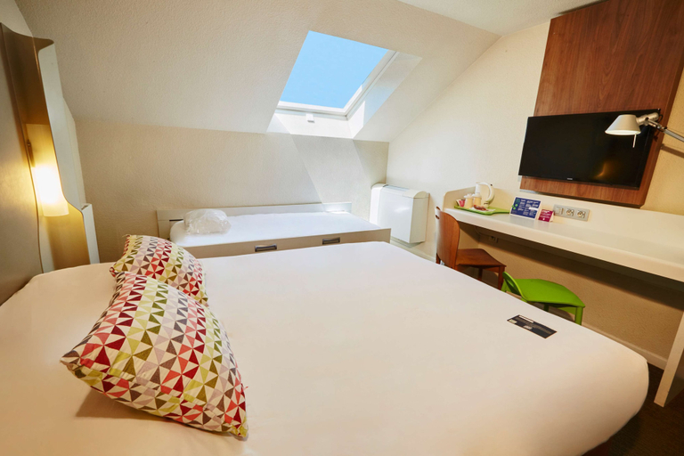 Bedroom 3, Campanile Evry Ouest - Corbeil Essonnes, Essonne