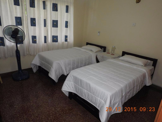 Bedroom 2, Hanthana Breeze Home Stay, K.F.G. & G. Korale