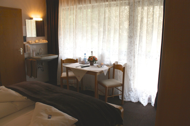 Bedroom 3, Mosel-Pension Gästehaus Christiane, Mayen-Koblenz