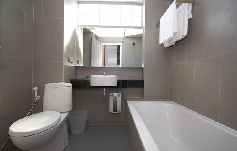 Bathroom 3, The Present Sathorn, Sathorn