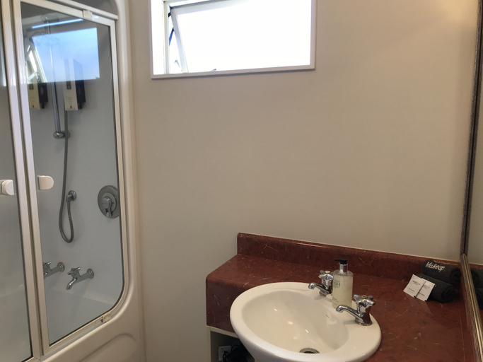 Bathroom 4, Tuscana Motor Lodge, Christchurch
