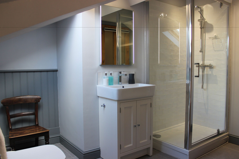 Bathroom 3, Pardlestone Farm – Self-Catering Cottages, Somerset